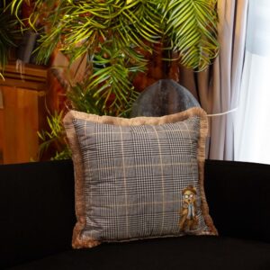 CUSHION / EY389