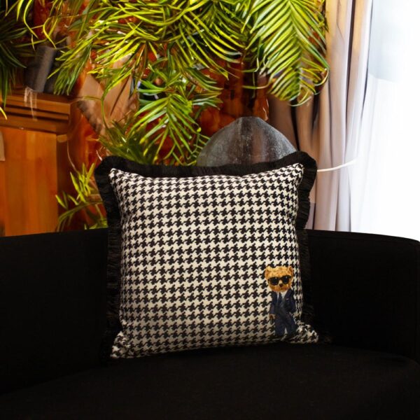 CUSHION / EY396