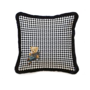 Alternative view of CUSHION / EY397