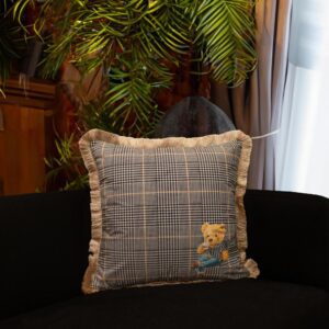 CUSHION / EY398